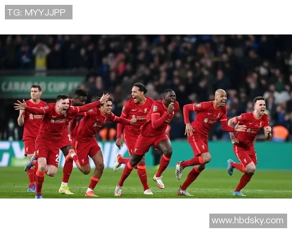 中超激战:里昂与利物浦战平后点球大战引发全场狂欢