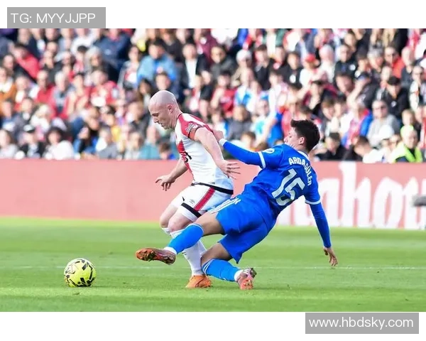 西甲激战：那不勒斯顽强逼平皇马全场沸腾瞬间回顾